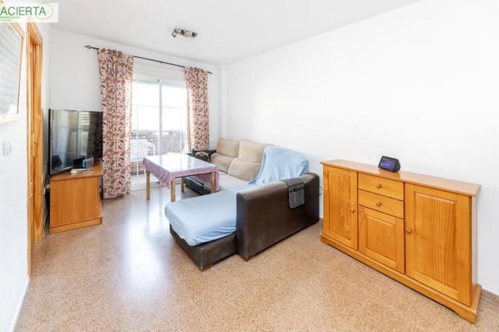 Piso en venta en Churriana de la Vega, San Cayetano photo 0