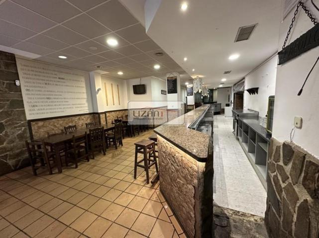 Local comercial en venta en Oviedo, Oviedo photo 0