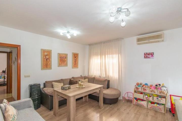 Piso en venta en Armilla, Armilla photo 0