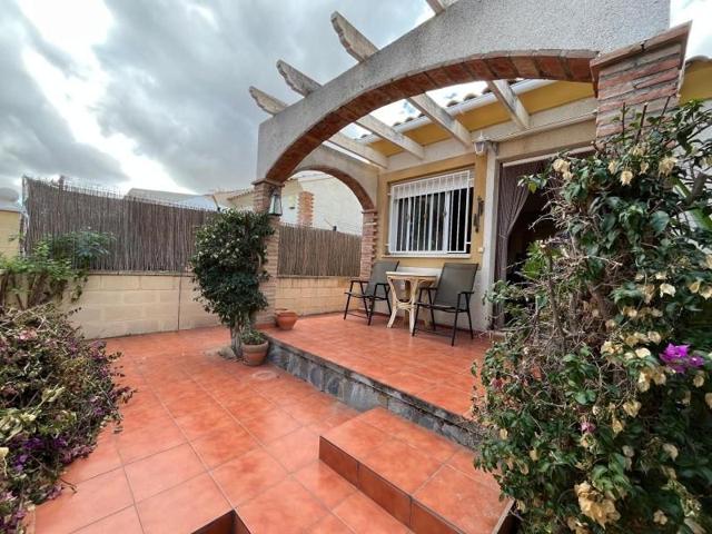 Chalet en venta en Polop, La alberca photo 0