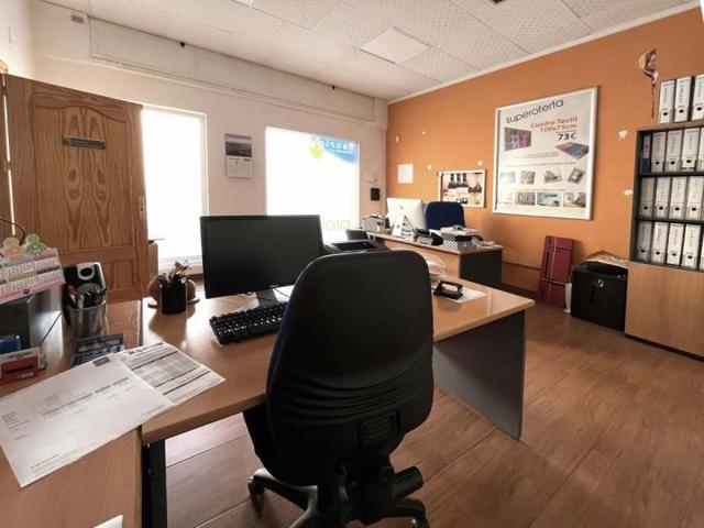 Local comercial en venta en Albacete, El Pilar photo 0