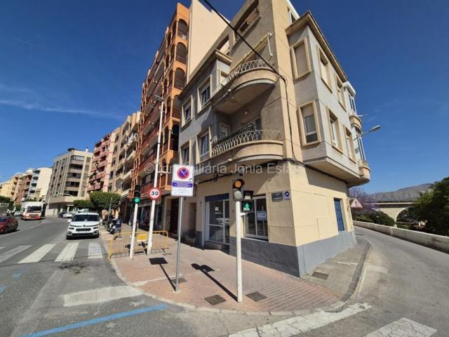 Local comercial en venta en Villajoyosa, Poble Nou photo 0