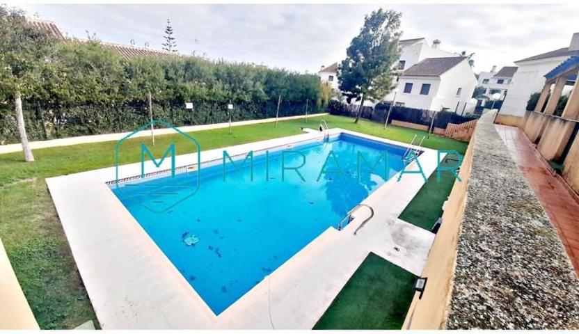 Apartamento en venta en Lepe, Islantilla - Campo de Golf photo 0