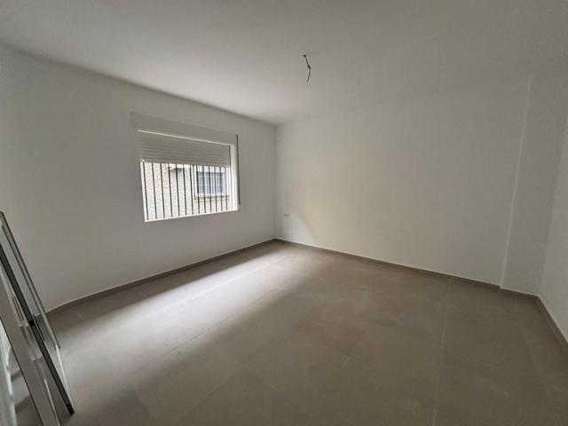 Adosada en venta en Zubia, Centro de salud photo 0