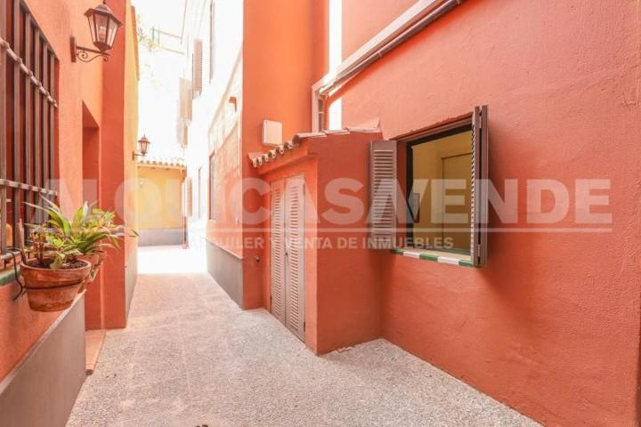 Apartamento en venta en Sevilla, Alameda photo 0
