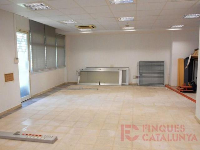Local comercial en venta en Girona photo 0