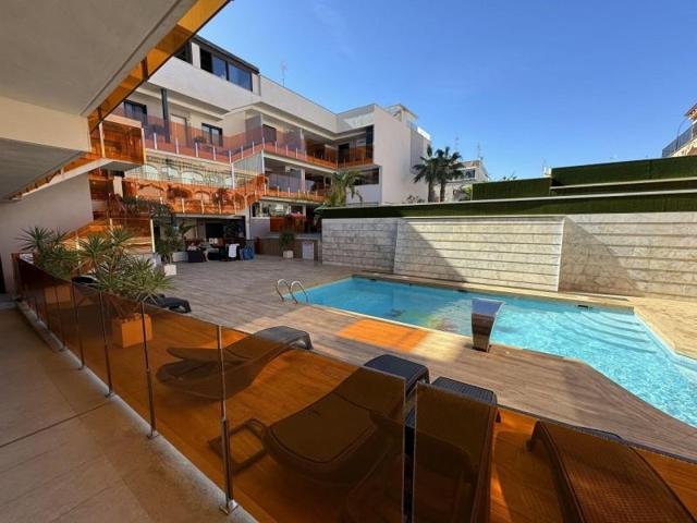 Apartamento en venta en Torrevieja, Centro photo 0