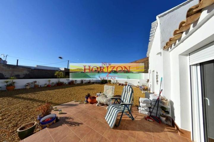 Chalet en venta en Zurgena photo 0