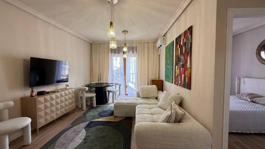 Apartamento en venta en Torrevieja, Habaneras photo 0