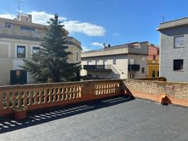 Chalet en venta en Figueres, Centre photo 0