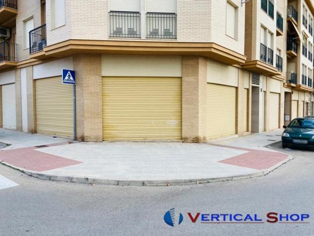 Local comercial en venta en Caudete, Alcalde Luis Pascual photo 0