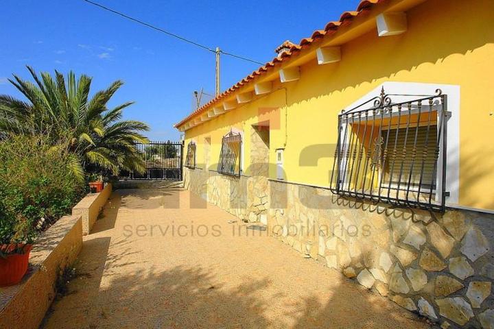 Casa con terreno en venta en Abla photo 0