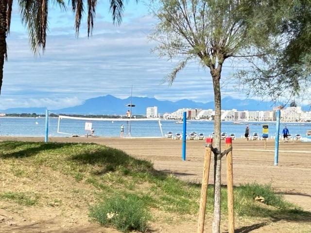 Apartamento en venta en Roses photo 0