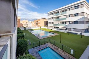 Piso en venta en Granada, El serrallo photo 0