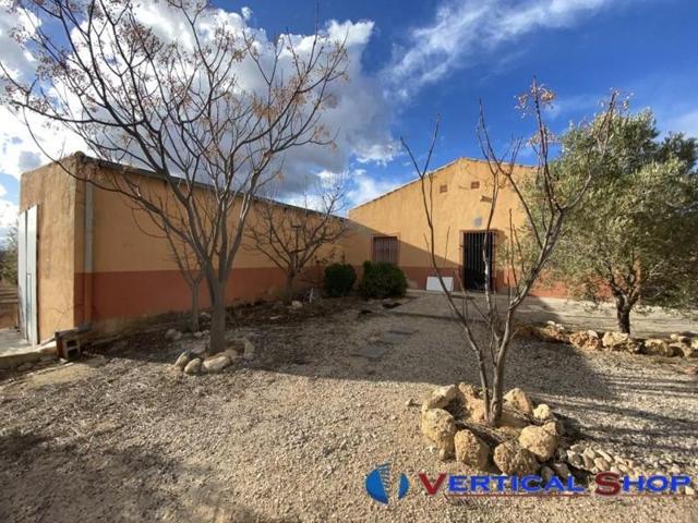 Chalet en venta en Caudete, Caudete photo 0