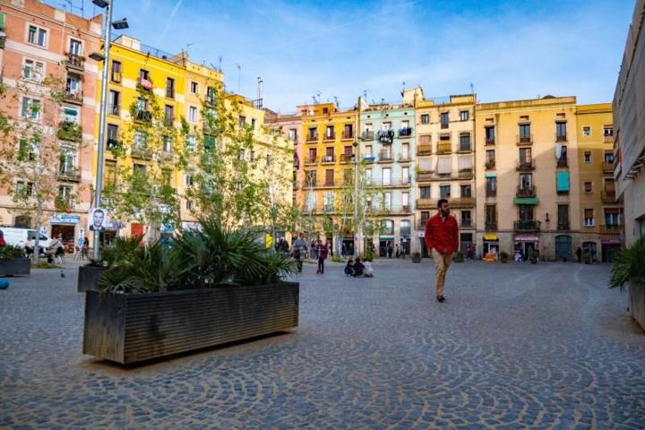 Piso en venta en Barcelona, El Raval photo 0