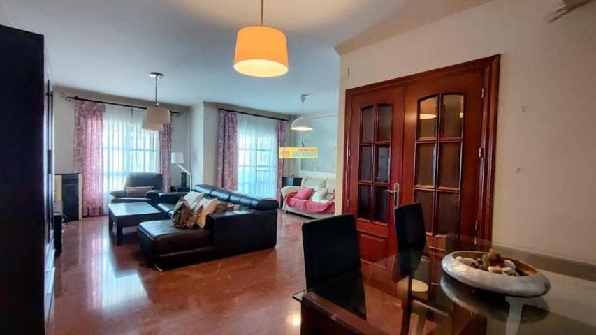 Duplex en venta en Baena, Centro-Ensanche photo 0