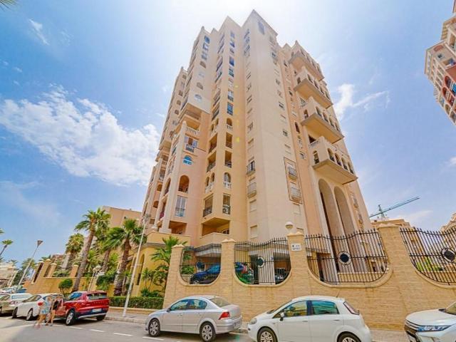 Apartamento en venta en Torrevieja, Zona Playa de los Locos photo 0