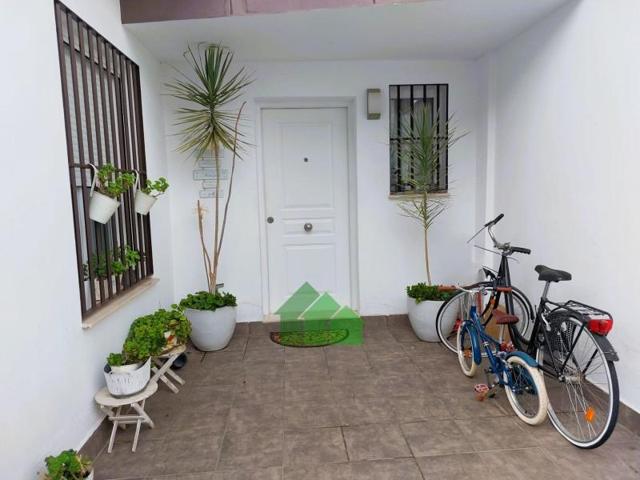 Casa con terreno en venta en Montijo, CENTRO SALUD MONTIJO-PUEBLA photo 0