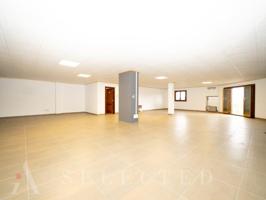 Local comercial en venta en Pobla photo 0