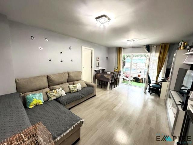 Piso en venta en Parla, Calle Reina Victoria, 28982 photo 0