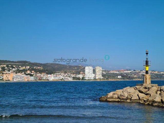 Apartamento en venta en San Roque, Torreguadiaro photo 0