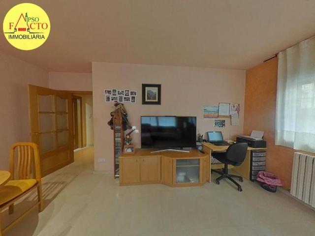 Adosada en venta en Castellfollit de la Roca, Castellfollit De La Roca photo 0