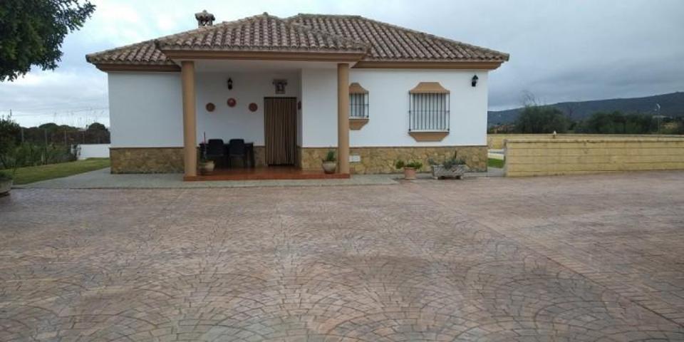 Casa con terreno en venta en Arcos de la Frontera, Carretera arcos el bosque photo 0