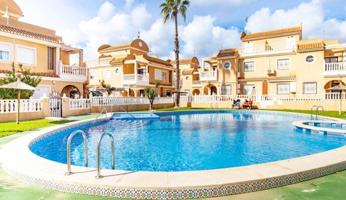 Casa en venta en Orihuela Costa, La Zenia photo 0