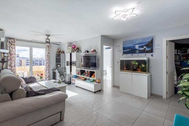 Piso en venta en Granada, Zaidin photo 0