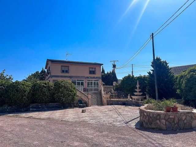 Casa con terreno en venta en Sax photo 0