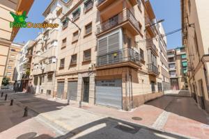 Piso en venta en Granada, Alhamar photo 0
