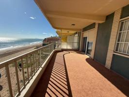 Apartamento en venta en Tavernes de la Valldigna, Primera linea de playa tavernes photo 0