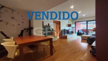 Piso en venta en Santa Perpètua de Mogoda, Valleslona photo 0