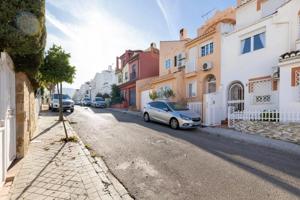 Adosada en venta en Huétor Vega, Avenida de la libertad photo 0