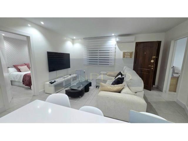 Planta baja en venta en Estepona photo 0