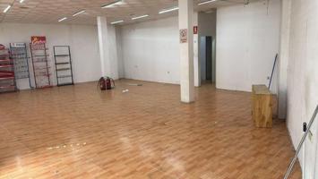 Local comercial en venta en El Molar, El Molar photo 0