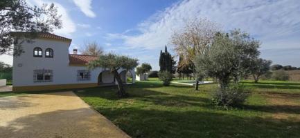 Casa en venta en Sevilla, Sanlucar la Mayor photo 0