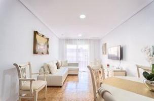Apartamento en venta en Torrevieja, Paseo maritimo photo 0