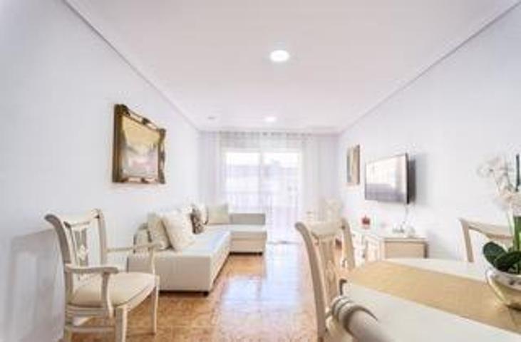 Apartamento en venta en Torrevieja, Paseo maritimo photo 0