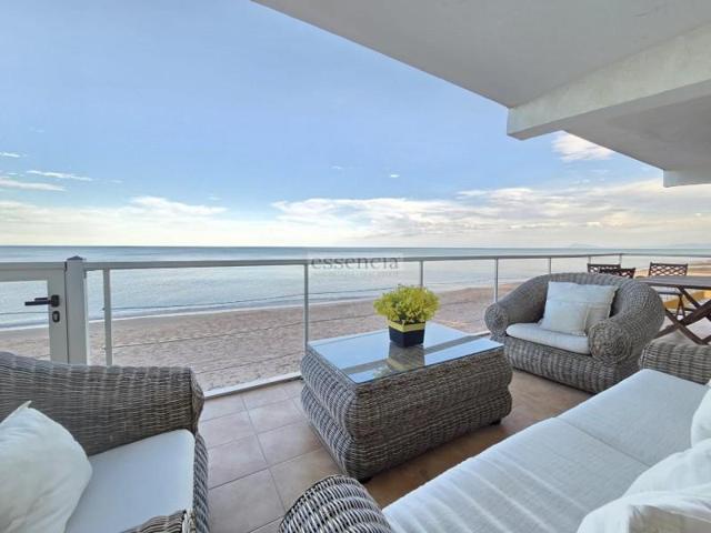 Apartamento en venta en Tavernes de la Valldigna, Primera linea de playa tavernes photo 0