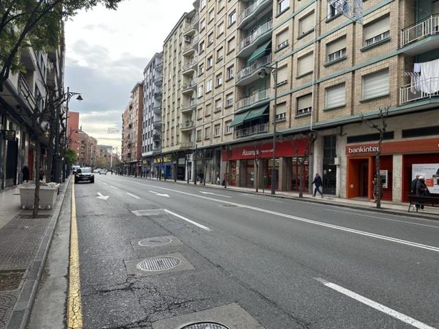 Local comercial en venta en Logroño, Centro photo 0