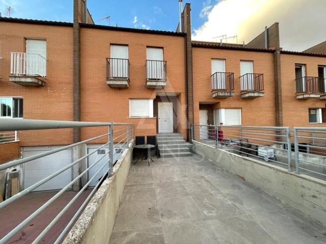 Chalet en venta en Yebes photo 0