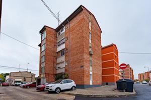 Piso en venta en Madrid, Apóstol Santiago photo 0