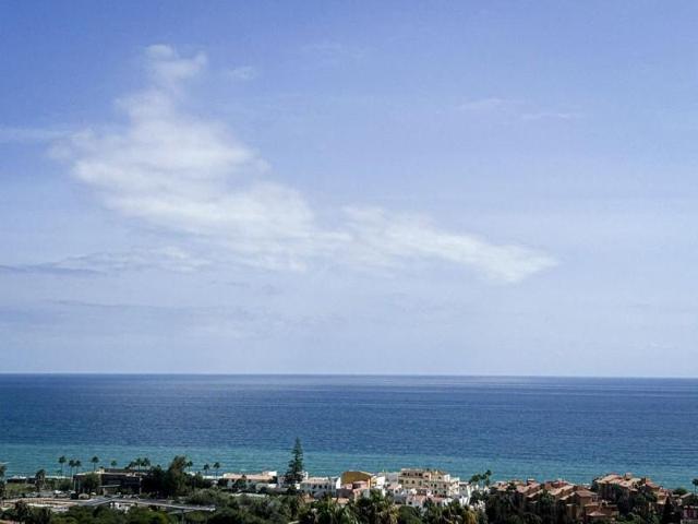 Apartamento en venta en Manilva, El Castillo photo 0