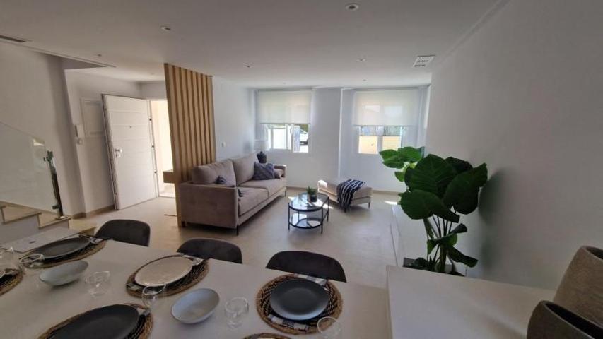 Adosada en venta en Bigastro, Comunidad valenciana photo 0