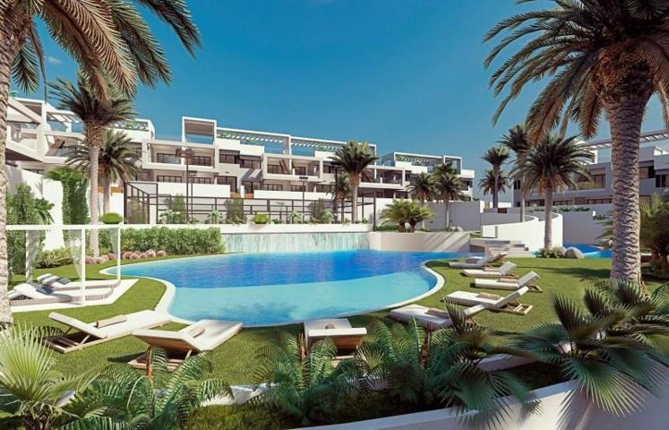 Bungalow en venta en Torrevieja, Los balcones photo 0