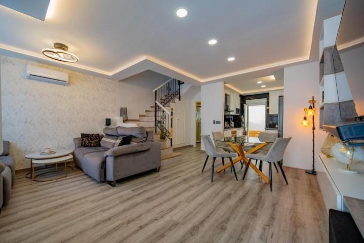 Casa en venta en Orihuela Costa, PAU 26 photo 0