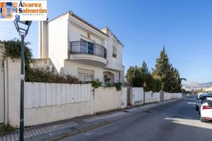 Chalet en venta en Albolote, Loma verde photo 0