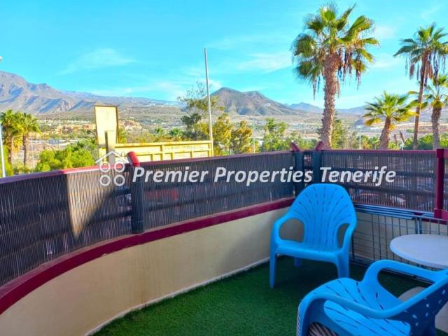 Apartamento en venta en Arona, Los Cristianos photo 0